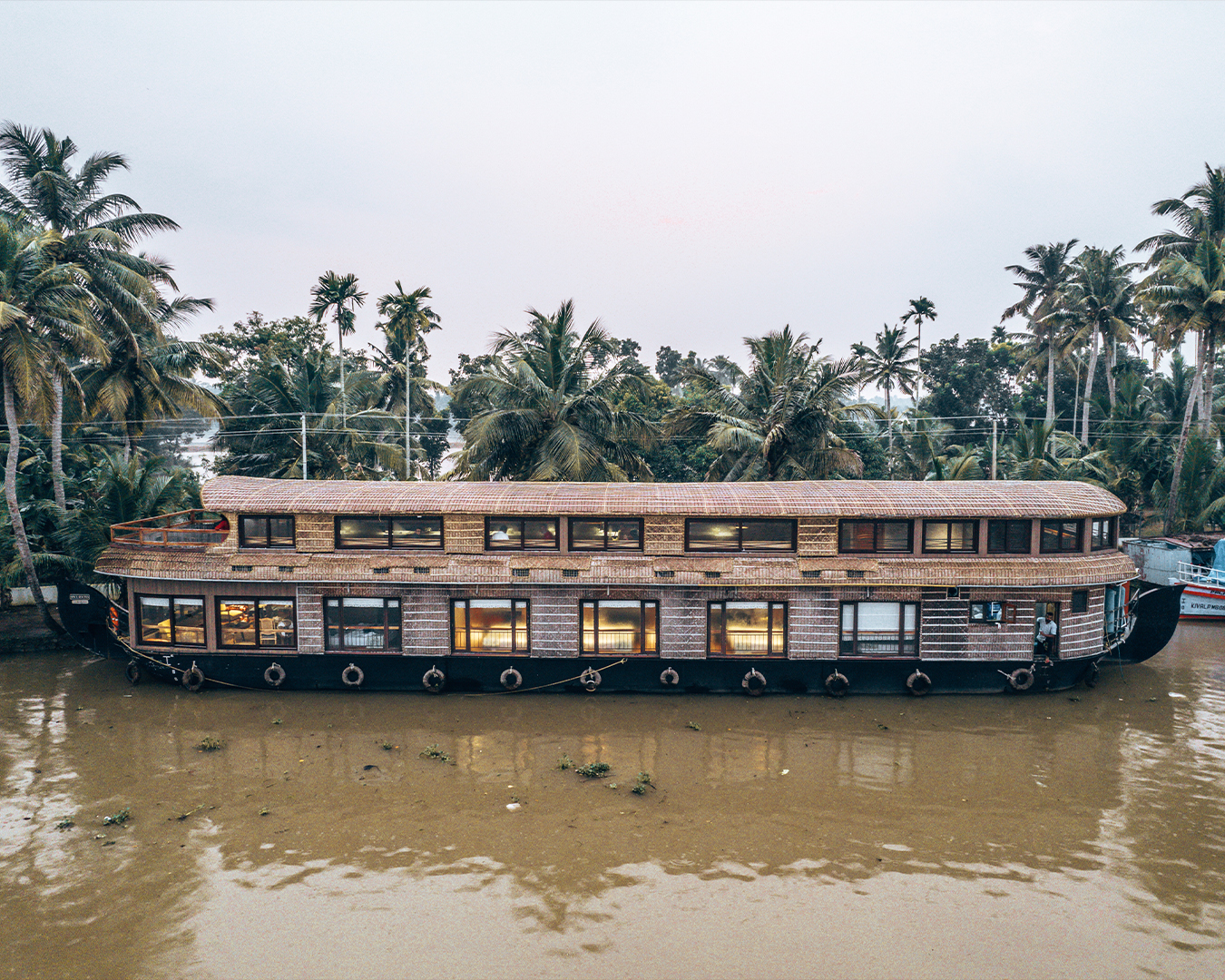 Spiceroutes Houseboat